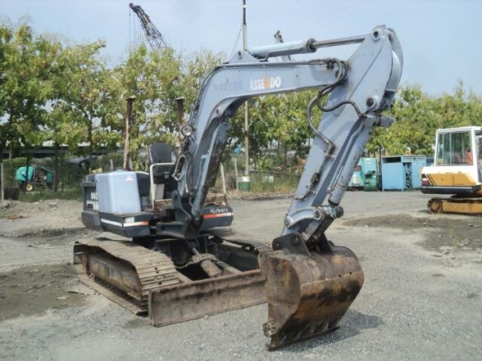 ขายรถขุด-ดัน KOBOTA KX -040. รถเก่านอก (นำเข้า) มีเอกสารแจ้งจำหน่าย เจ้าของขายเอง. สภาพดีพรัอมใช้.   เครื่องดี รถขุดเล็ก39แรงม้า ตีนไก่ สวิงบูม ไปพ์ปิ้ง ใบมีด เครื่องKUBOTA-V1902,4สูบ3869ชม.