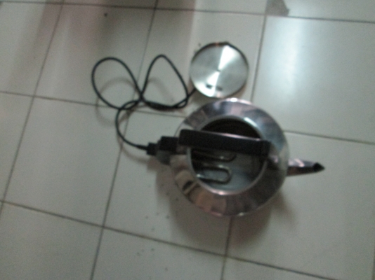 กาแสตนเลสต้มน้ำร้อน   ได้มากๆๆ  เป็นกาใหญ่  เนชั่นแนล