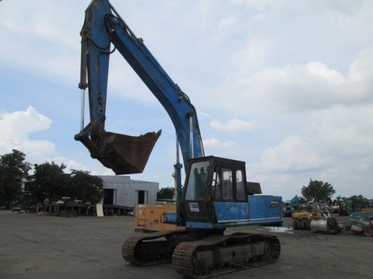 ขายรถแบคโฮ KOMATSU PC200-2 ขายรถแบคโฮ KOMATSU PC200-2