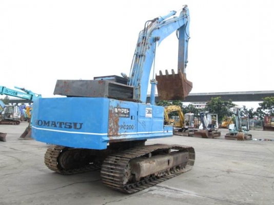 ขายรถแบคโฮ KOMATSU PC200-2 ขายรถแบคโฮ KOMATSU PC200-2