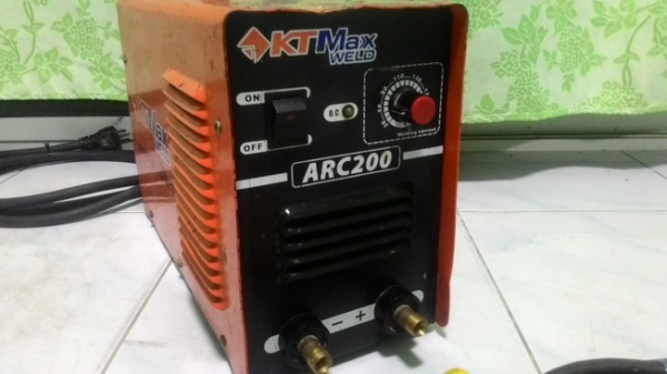 เครื่องเชื่อม อินเวอร์เตอร์ KT maxweld รุ่น200 สภาพดีพร้อมใช้งานครับ