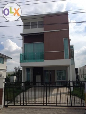 ขายบ้าน หมู่บ้าน โฮมเพลส เดอะพาร์ค ลาดกระบัง 139 ตรม