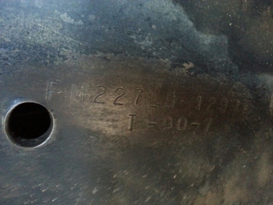 รถฮีโน่ 10 ล้อ  รั้ว  (ไม่ดั้ม )  เปลื่ยนเครื่อง  285  แรงม้า. ปี 35  สนใจติดต่อ  081 - 6079515