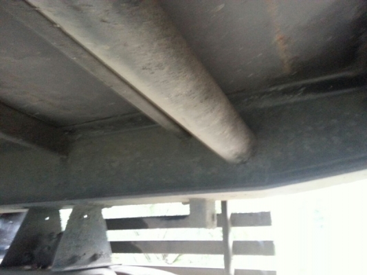 รถฮีโน่ 10 ล้อ  รั้ว  (ไม่ดั้ม )  เปลื่ยนเครื่อง  285  แรงม้า. ปี 35  สนใจติดต่อ  081 - 6079515