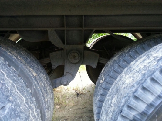 รถฮีโน่ 10 ล้อ  รั้ว  (ไม่ดั้ม )  เปลื่ยนเครื่อง  285  แรงม้า. ปี 35  สนใจติดต่อ  081 - 6079515