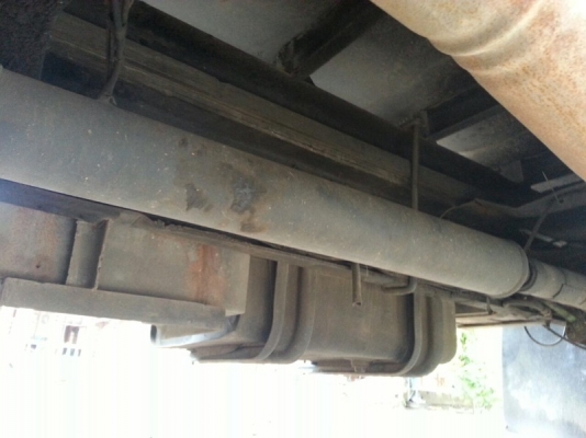 รถฮีโน่ 10 ล้อ  รั้ว  (ไม่ดั้ม )  เปลื่ยนเครื่อง  285  แรงม้า. ปี 35  สนใจติดต่อ  081 - 6079515