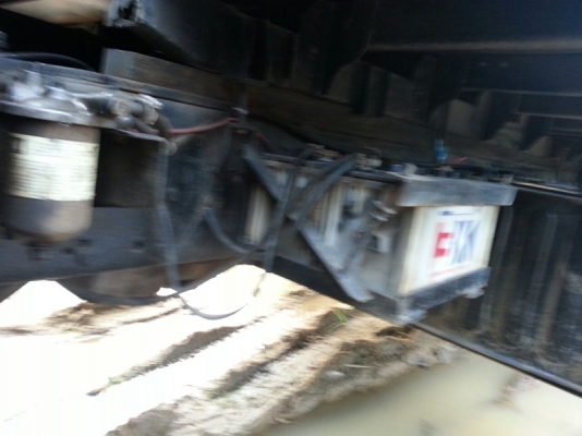 รถฮีโน่ 10 ล้อ  รั้ว  (ไม่ดั้ม )  เปลื่ยนเครื่อง  285  แรงม้า. ปี 35  สนใจติดต่อ  081 - 6079515