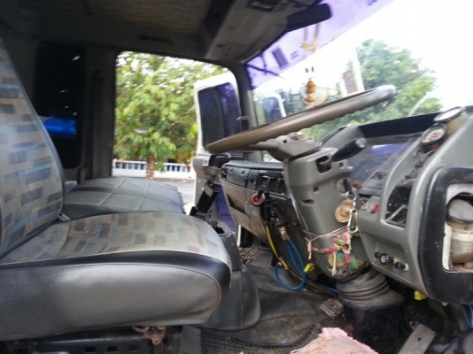 รถฮีโน่ 10 ล้อ  รั้ว  (ไม่ดั้ม )  เปลื่ยนเครื่อง  285  แรงม้า. ปี 35  สนใจติดต่อ  081 - 6079515