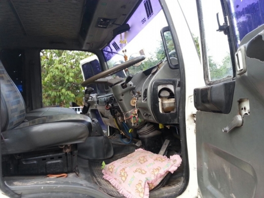 รถฮีโน่ 10 ล้อ  รั้ว  (ไม่ดั้ม )  เปลื่ยนเครื่อง  285  แรงม้า. ปี 35  สนใจติดต่อ  081 - 6079515