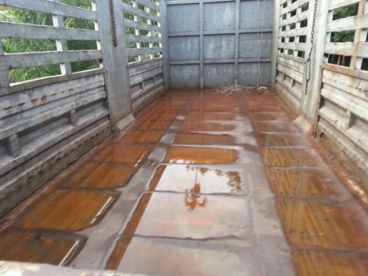 รถฮีโน่ 10 ล้อ  รั้ว  (ไม่ดั้ม )  เปลื่ยนเครื่อง  285  แรงม้า. ปี 35  สนใจติดต่อ  081 - 6079515