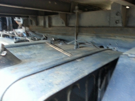 รถฮีโน่ 10 ล้อ  รั้ว  (ไม่ดั้ม )  เปลื่ยนเครื่อง  285  แรงม้า. ปี 35  สนใจติดต่อ  081 - 6079515