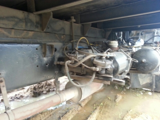 รถฮีโน่ 10 ล้อ  รั้ว  (ไม่ดั้ม )  เปลื่ยนเครื่อง  285  แรงม้า. ปี 35  สนใจติดต่อ  081 - 6079515