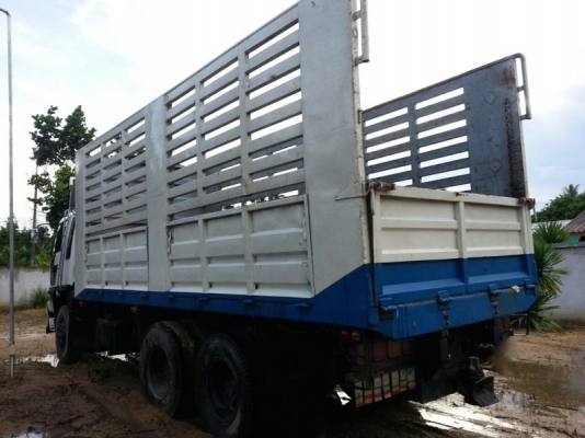 รถฮีโน่ 10 ล้อ  รั้ว  (ไม่ดั้ม )  เปลื่ยนเครื่อง  285  แรงม้า. ปี 35  สนใจติดต่อ  081 - 6079515