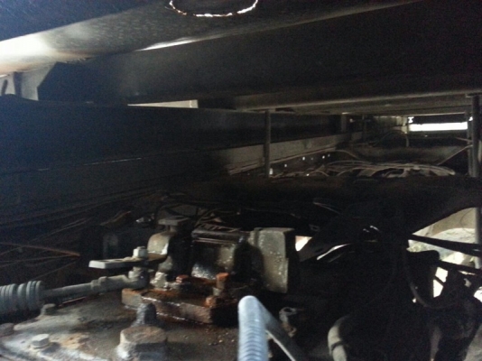 รถฮีโน่ 10 ล้อ  รั้ว  (ไม่ดั้ม )  เปลื่ยนเครื่อง  285  แรงม้า. ปี 35  สนใจติดต่อ  081 - 6079515