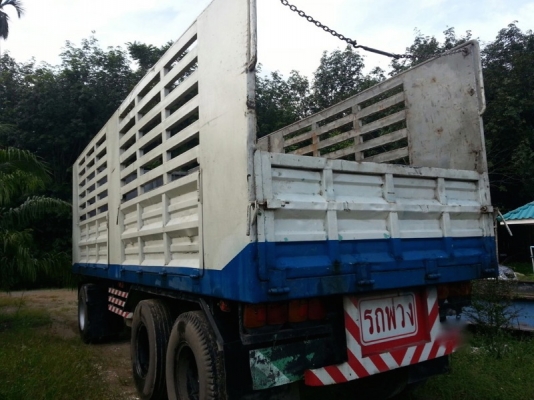 รถฮีโน่ 10 ล้อ  รั้ว  (ไม่ดั้ม )  เปลื่ยนเครื่อง  285  แรงม้า. ปี 35  สนใจติดต่อ  081 - 6079515