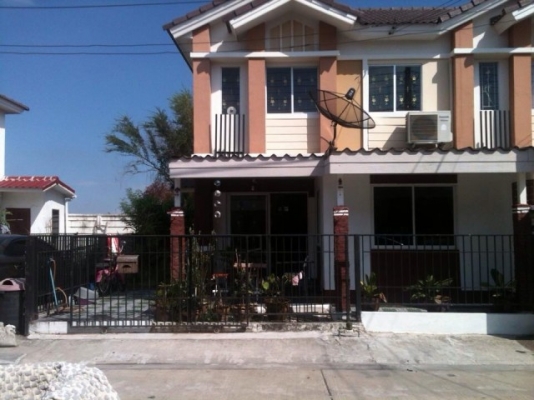 ขายบ้านเดี่ยว ติดถนนฉลองกรุง 26 ตรว ใกล้นิคมลาดกระบัง