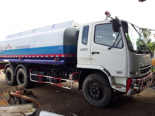 รถบรรทุกน้ำมัน ฟูโซ่ FN2527 270 แรงม้า เกียรอีตั้น ถังขนาด 18,000 ลิตร 8x,xxx กม 1,790,000 บาท รถบรรทุกน้ำมัน ฟูโซ่ FN2527 270 แรงม้า เกียรอีตั้น ถังขนาด 18,000 ลิตร 8x,xxx กม 1,790,000 บาท