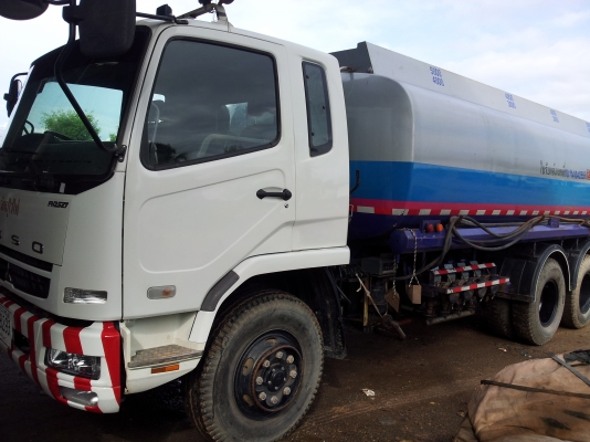 รถบรรทุกน้ำมัน ฟูโซ่ FN2527 270 แรงม้า เกียรอีตั้น ถังขนาด 18,000 ลิตร 8x,xxx กม 1,790,000 บาท รถบรรทุกน้ำมัน ฟูโซ่ FN2527 270 แรงม้า เกียรอีตั้น ถังขนาด 18,000 ลิตร 8x,xxx กม 1,790,000 บาท