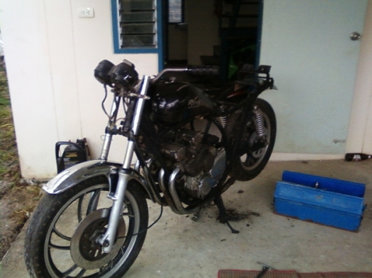 ํยามาฮ่า Yamaha xj 400 CC spacail เครื่องต้องเอาไปทำ เปลี่ยนเป็น sr 400 cc ก็ได้ ํยามาฮ่า Yamaha xj 400 CC spacail เครื่องต้องเอาไปทำ เปลี่ยนเป็น sr 400 cc ก็ได้