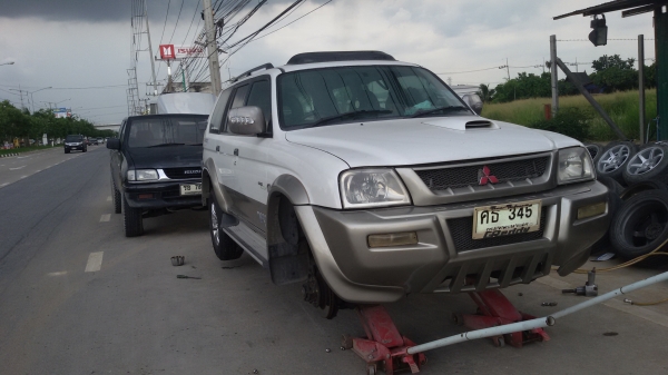 ขายแล้วครับ 265 75 16 ยางใหม่ falken เส้นละ 2900