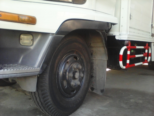 หกล้อ อีซูซุ FSR-195แรงเทอโบว์ บรรทุกตู้ ยาว7.20เมตร รถสภาพดี ราคา 725,000บ ต่อรองได้