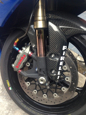 Suzuki GSXR1000 L1 2011 สีดำ และ K9 สีน้ำเงิน