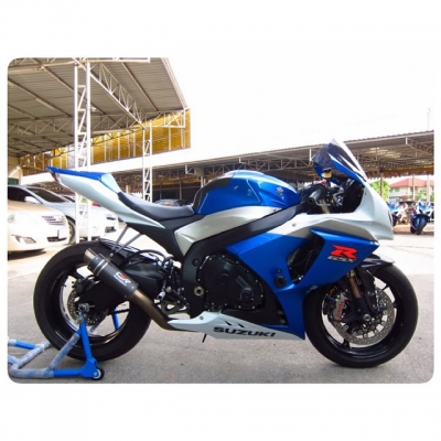 Suzuki GSXR1000 L1 2011 สีดำ และ K9 สีน้ำเงิน