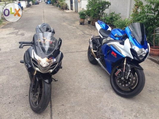 Suzuki GSXR1000 L1 2011 สีดำ และ K9 สีน้ำเงิน