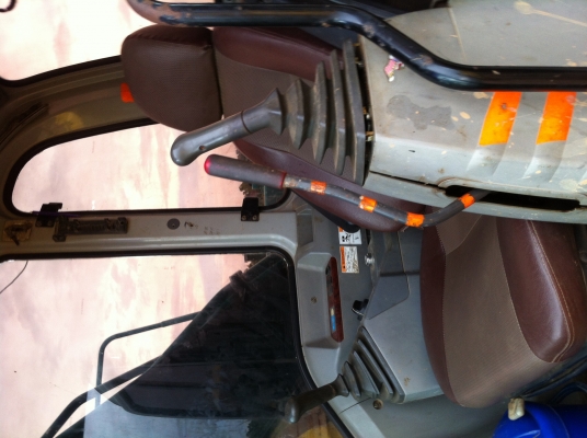 ขายSK-200-M6  YN-10  รถใช้งาน หมื่นกว่าชั่วโมง ขายสด 1.3 ล้าน