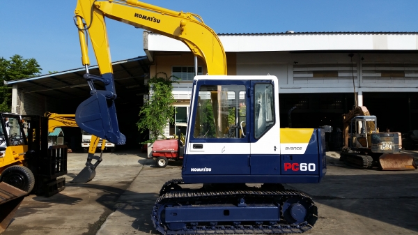 รถขุด KOMATSU รุ่น PC60-6- นำเข้าจากญี่ปุ่น