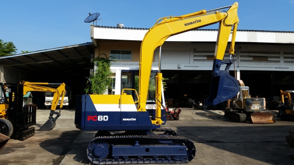 รถขุด KOMATSU รุ่น PC60-6- นำเข้าจากญี่ปุ่น รถขุด KOMATSU รุ่น PC60-6- นำเข้าจากญี่ปุ่น