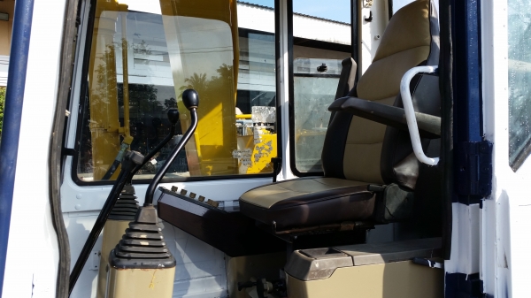 รถขุด KOMATSU รุ่น PC60-6- นำเข้าจากญี่ปุ่น รถขุด KOMATSU รุ่น PC60-6- นำเข้าจากญี่ปุ่น