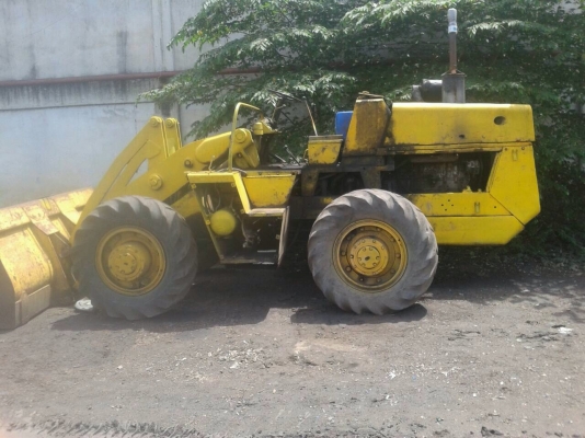 รถตักขนาดกลาง ราคาถูกๆ เครื่องดีเซล