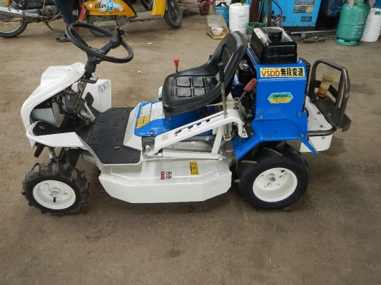 ขายรถตัดหญ้า OREC RM90V 11แรง พร้อมใช้งาน ขายรถตัดหญ้า OREC RM90V 11แรง พร้อมใช้งาน