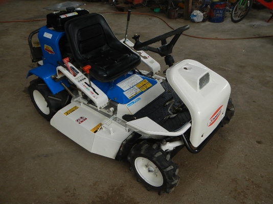 ขายรถตัดหญ้า OREC RM90V 11แรง พร้อมใช้งาน