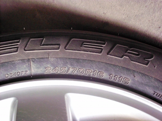 ขายแม็กปาเจโร่ขอบ16พร้อมยางปี13ครับ ขายแม็กปาเจโร่ขอบ16พร้อมยางปี13ครับ