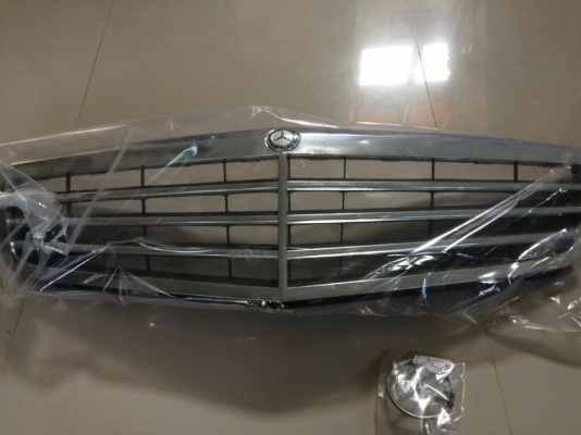 ขายกระจังหน้า BENZ C200 ไม่ได้ใช้งานเลย ถอดที่ศูนย์วันเเรก