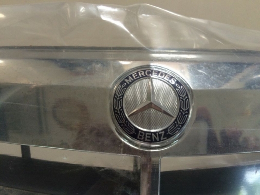 ขายกระจังหน้า BENZ C200 ไม่ได้ใช้งานเลย ถอดที่ศูนย์วันเเรก