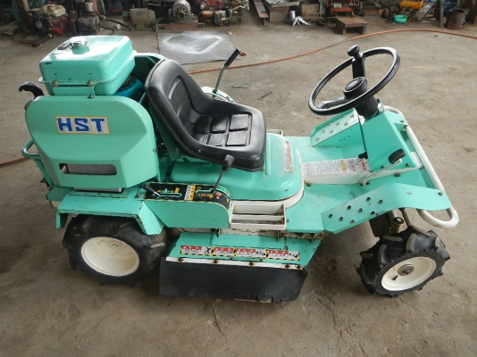 ขายรถตัดหญ้า SATO SRM831VH 13H.P พร้อมใช้งาน ขายรถตัดหญ้า SATO SRM831VH 13H.P พร้อมใช้งาน
