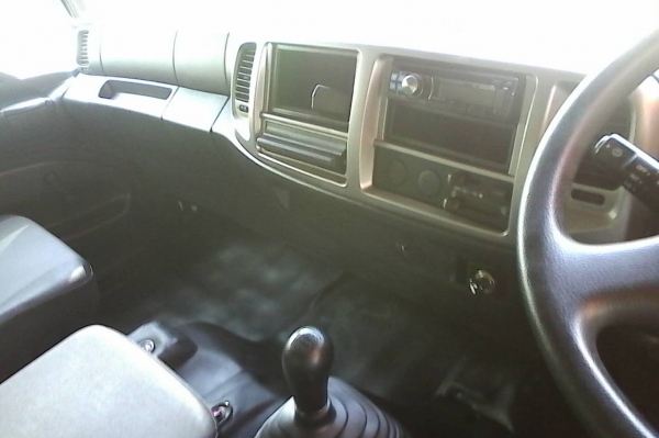 ฮีโน่เม็กก้าซี 46