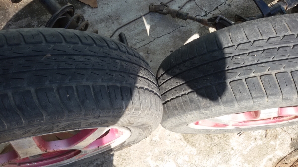 ขายแมก์พร้อมยางขอบ15ราคาถูกมากครับ4เส่น4รูขอบ15