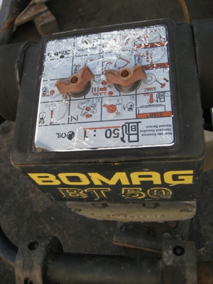 ขายเครื่องตบกระโดด BOMAG BT50 มือสองญี่ปุ่น