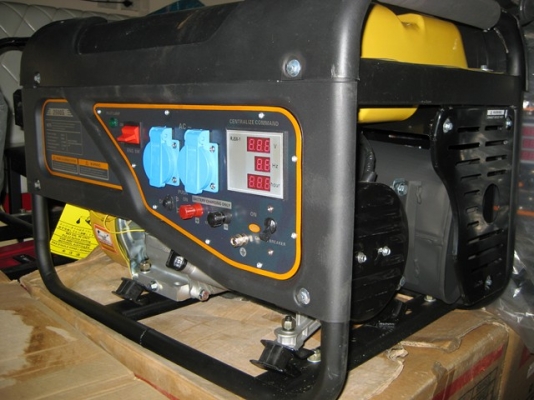 ขายเครื่องปั่นไฟ 2KVA. 220V. สินค้ามือหนึ่ง