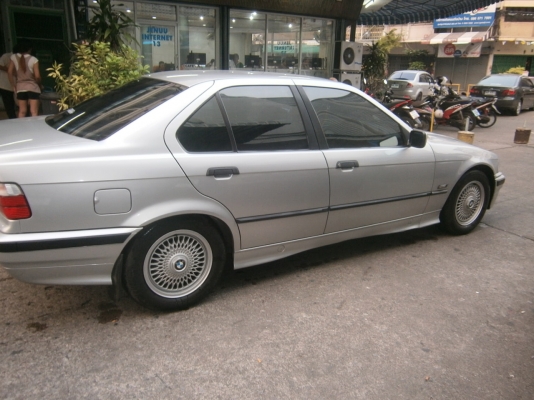 ขาย BMW รุ่น 318i