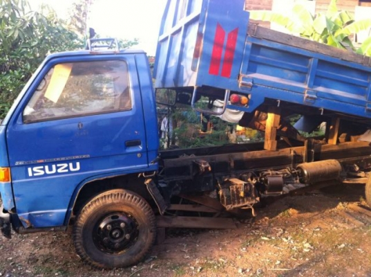 ขาย อีซูซุ MKR รถ6ล้อ ดั๊ม เครื่อง 110แรง มี2คัน ขายรวม ราคา 580,000 บาท ราคาต่อรองได้