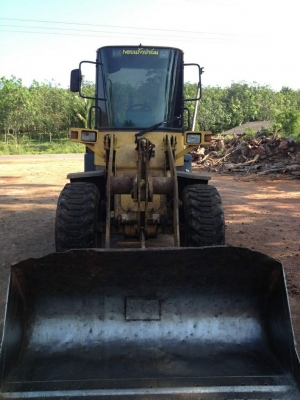 รถตักล้อยางKOMATSU WA80-3เอวอ่อนมีเก๋งแอร์เย็นต่อแขนแล้ว รถตักล้อยางKOMATSU WA80-3เอวอ่อนมีเก๋งแอร์เย็นต่อแขนแล้ว