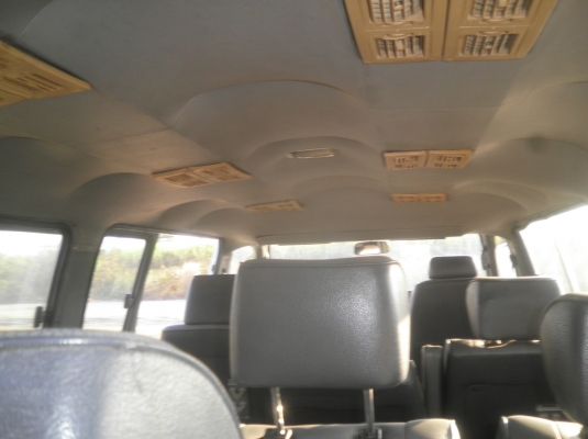 ขายด่วนรถตู้โตโยต้า รถเครื่อง 1j LPG  เกียร์ออโต้