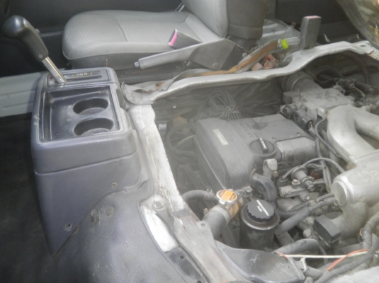 ขายด่วนรถตู้โตโยต้า รถเครื่อง 1j LPG  เกียร์ออโต้