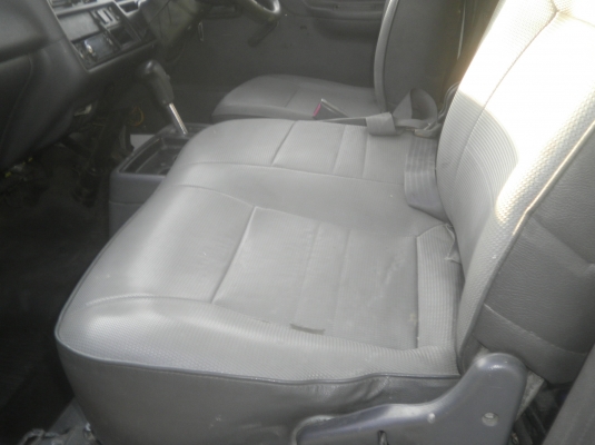 ขายด่วนรถตู้โตโยต้า รถเครื่อง 1j LPG  เกียร์ออโต้