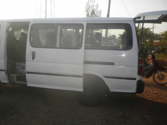 ขายด่วนรถตู้โตโยต้า รถเครื่อง 1j LPG  เกียร์ออโต้